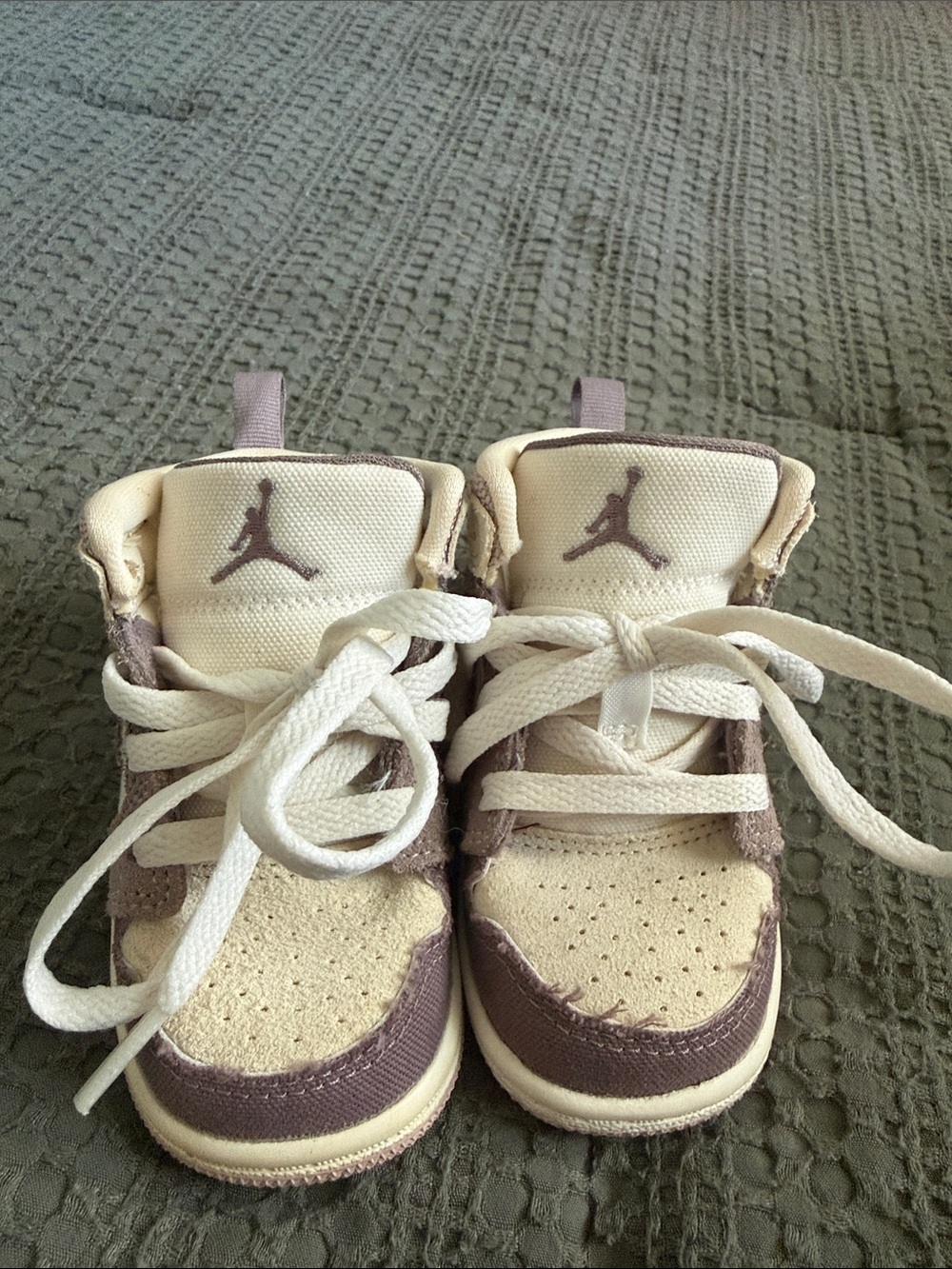 Jordan Kids Cream and Brown High-Top Sneakers